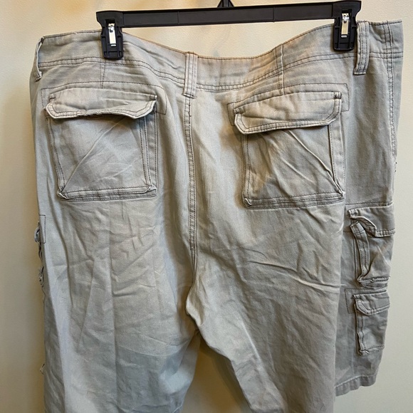 Mens cargo shorts - Picture 2 of 5